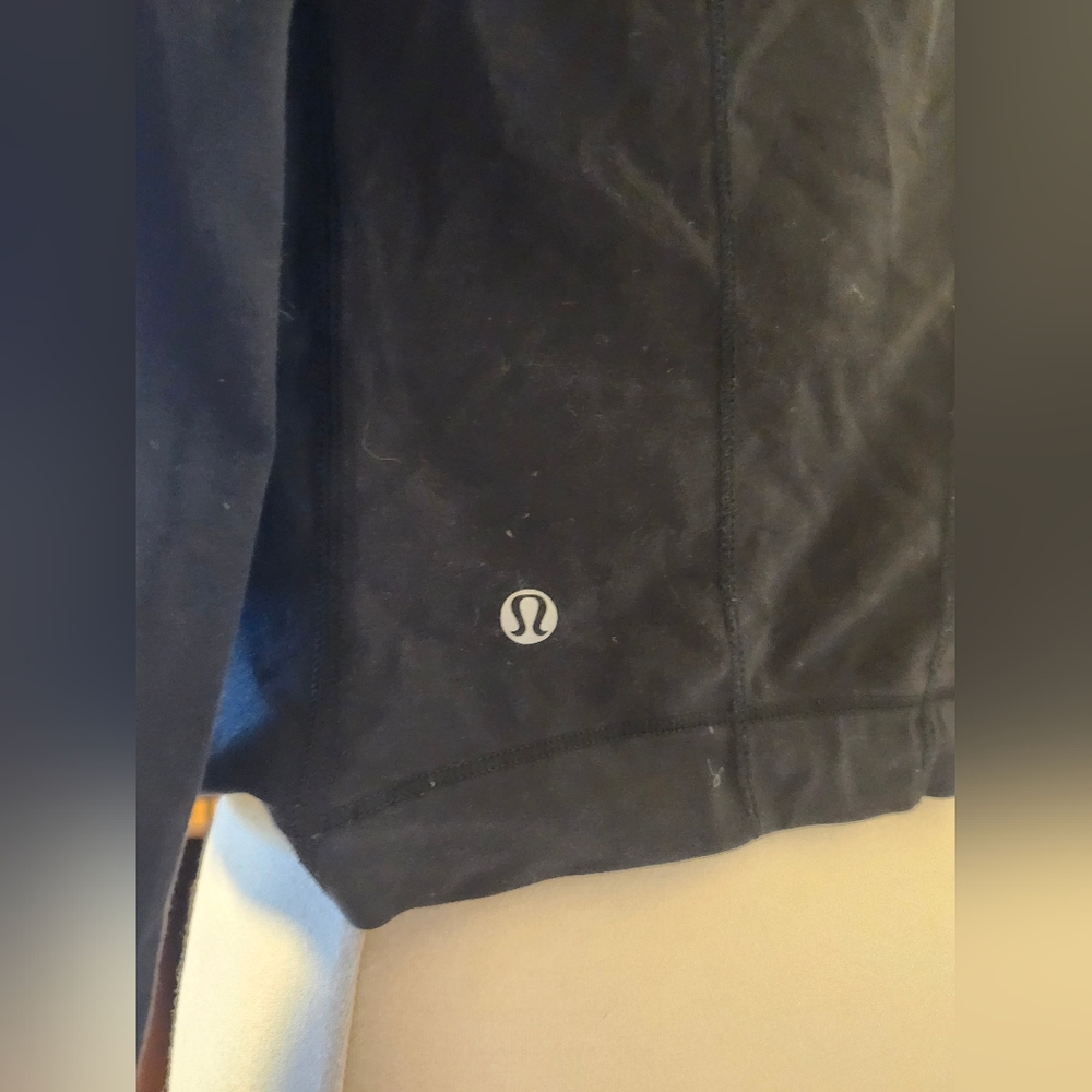 Lululemon Iconic Wrap - Picture 3 of 6